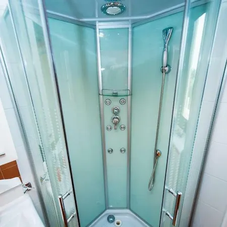 In With Balcony, Air Condition, Wifi, Washing Machine Διαμέρισμα Bibinje