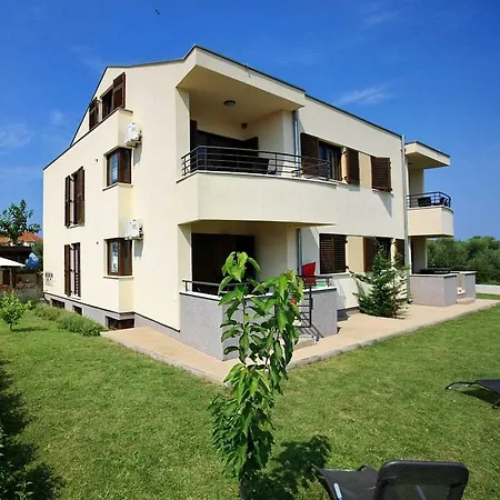 In With Balcony, Air Condition, Wifi, Washing Machine Διαμέρισμα Bibinje