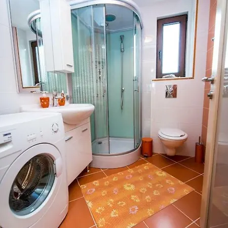 In With Balcony, Air Condition, Wifi, Washing Machine * Bibinje