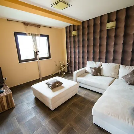 In With Balcony, Air Condition, Wifi, Washing Machine *